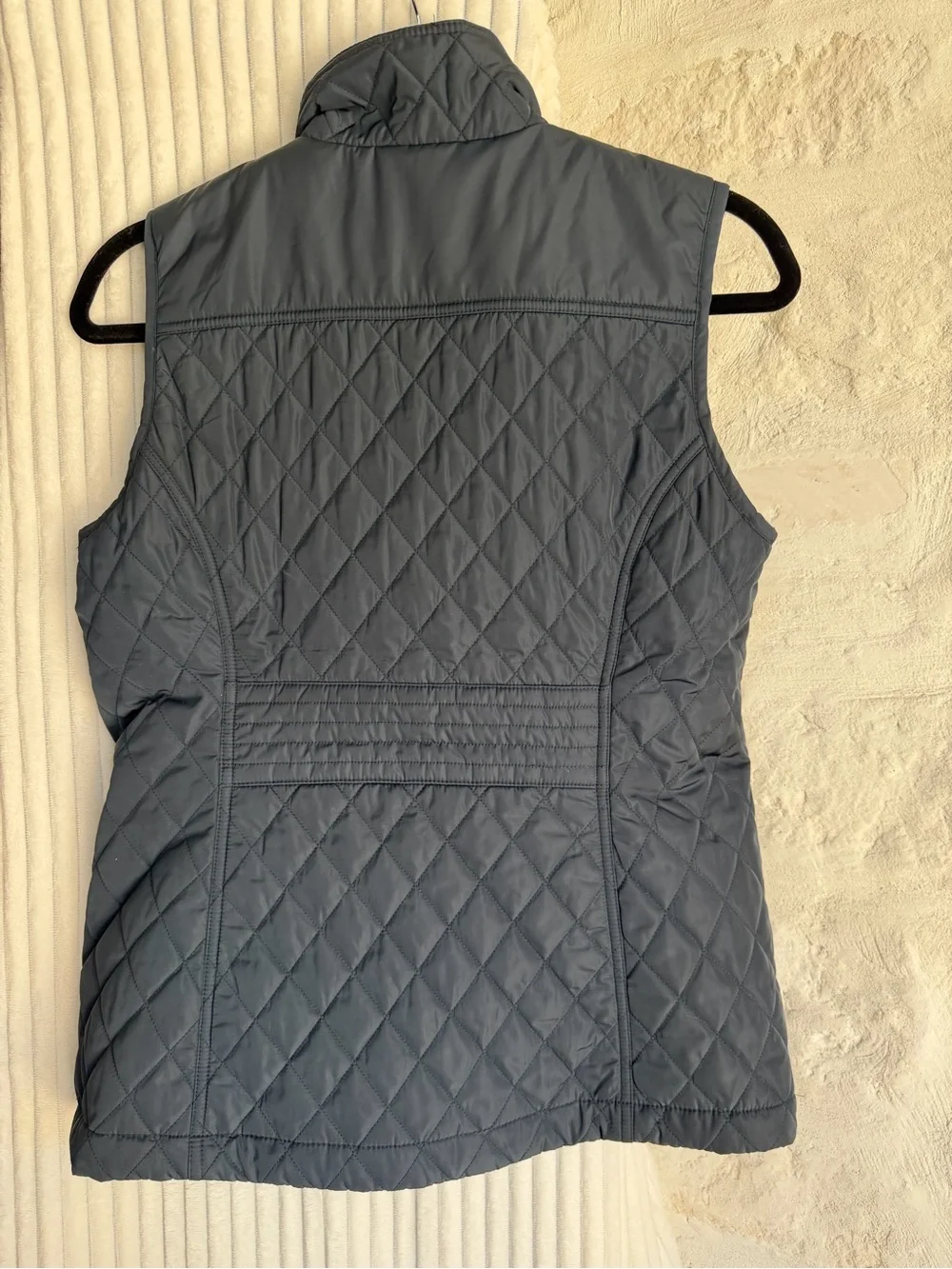 Orvis Quilted Women's Vest in Charcoal Blue - Picture 4 of 6